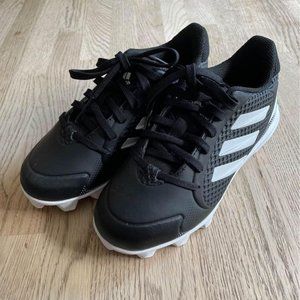 NWOT // Kids Size 1 // Unisex Adidas Cleats